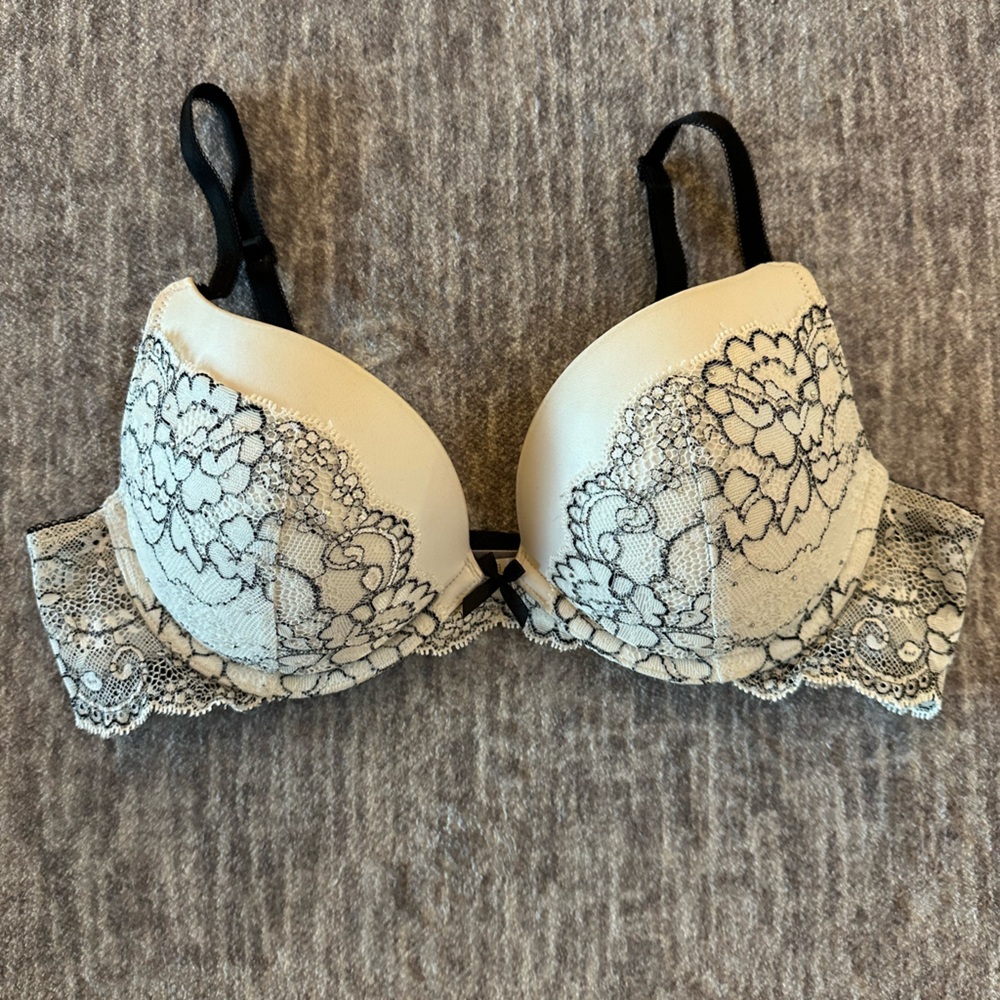 Victoria’s Secret Dream Angels Push-Up Bra
